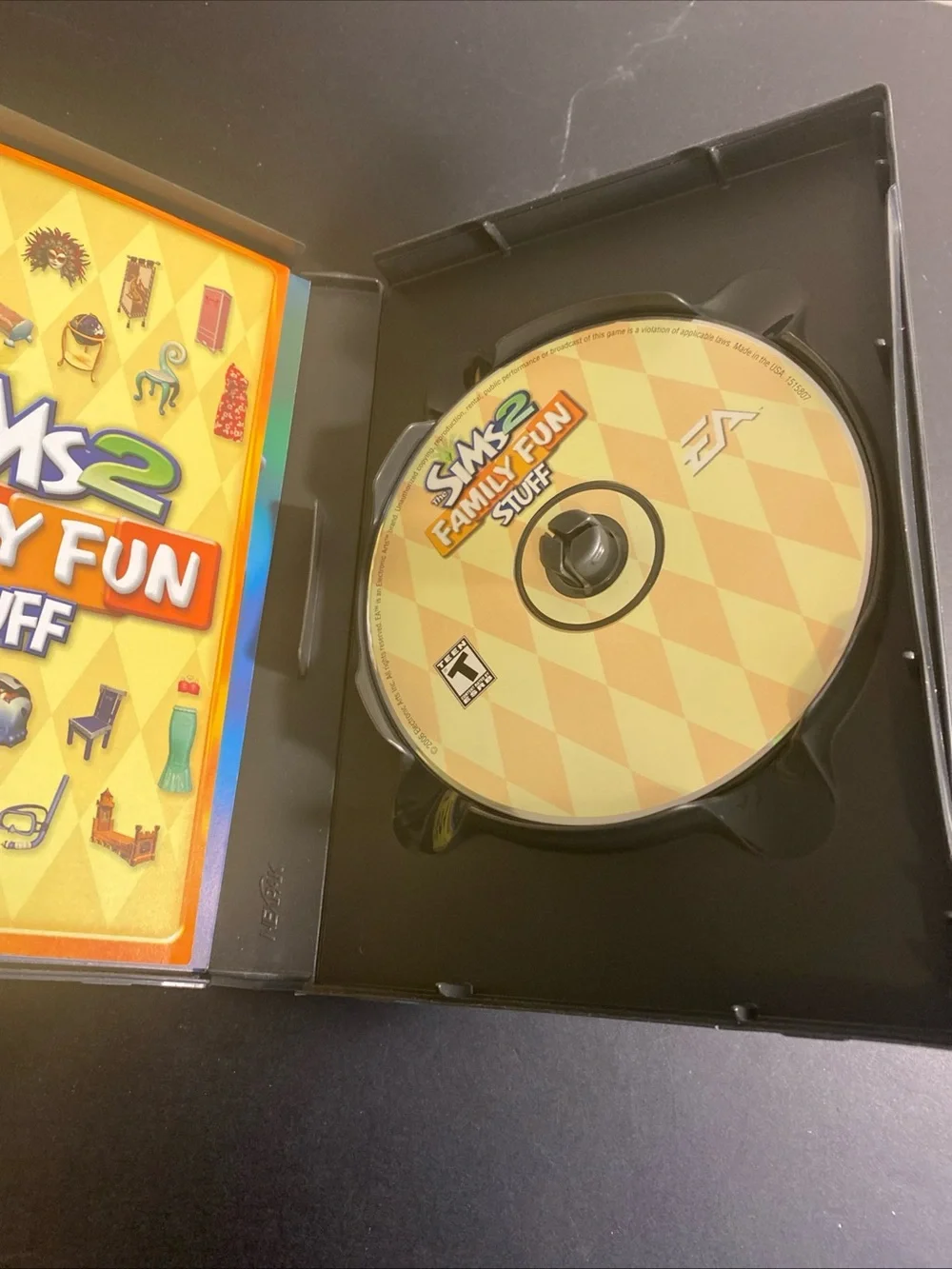 Sims 2 Family Fun Stuff PC Complete in Box